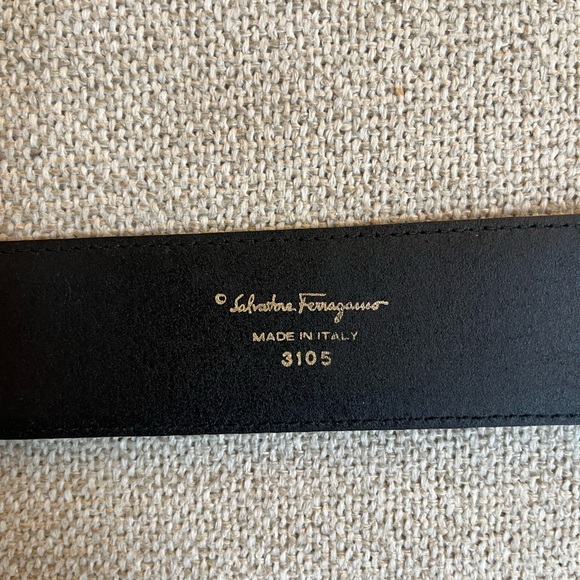 Salvatore Ferragamo Black Croc-Embossed Belt with Gold Buckle - Picture 2 of 6